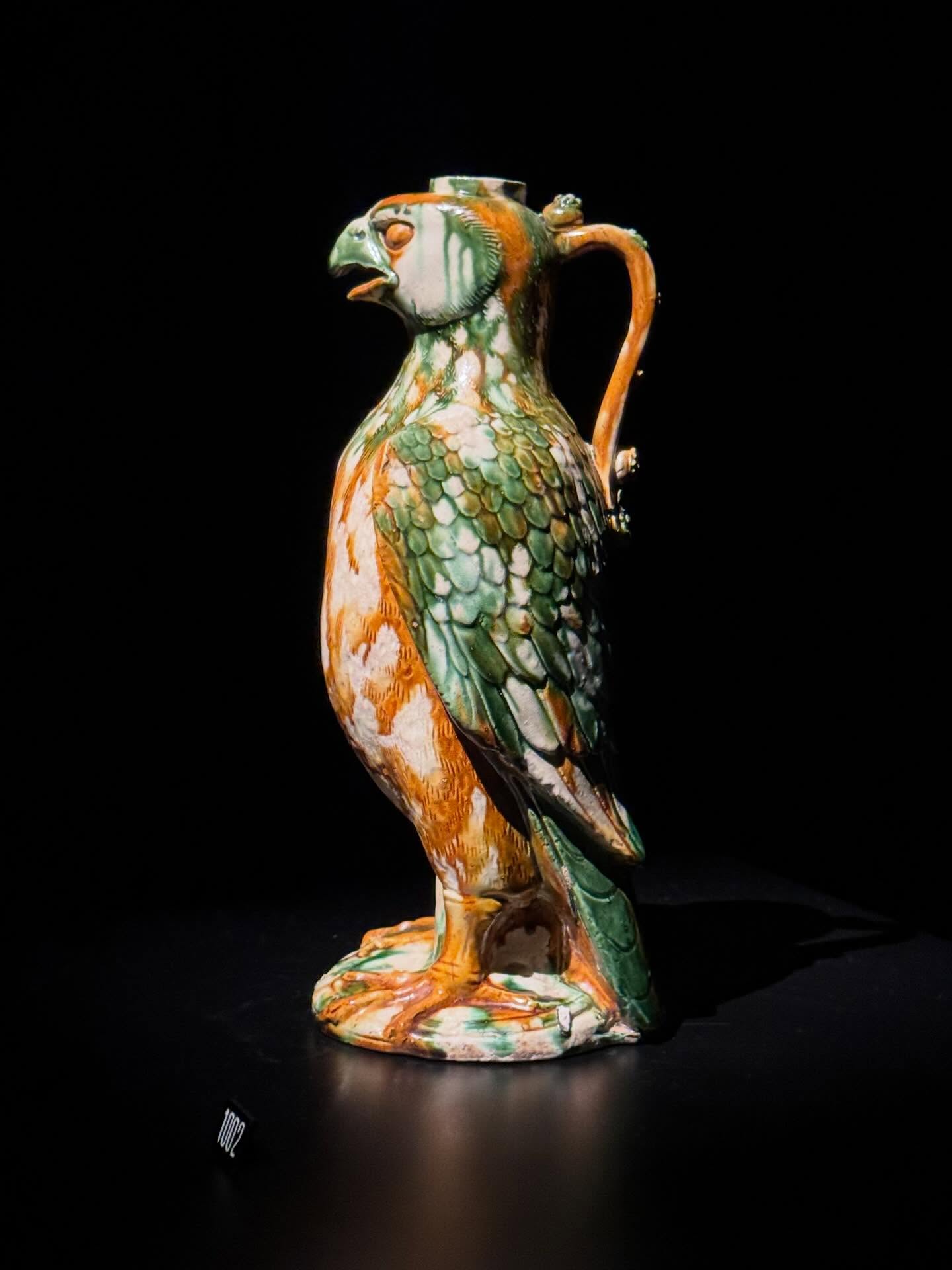 价格超越汝窑的唐三彩鹰首壶Tang Sancai Surpasses Ru Ware in Price