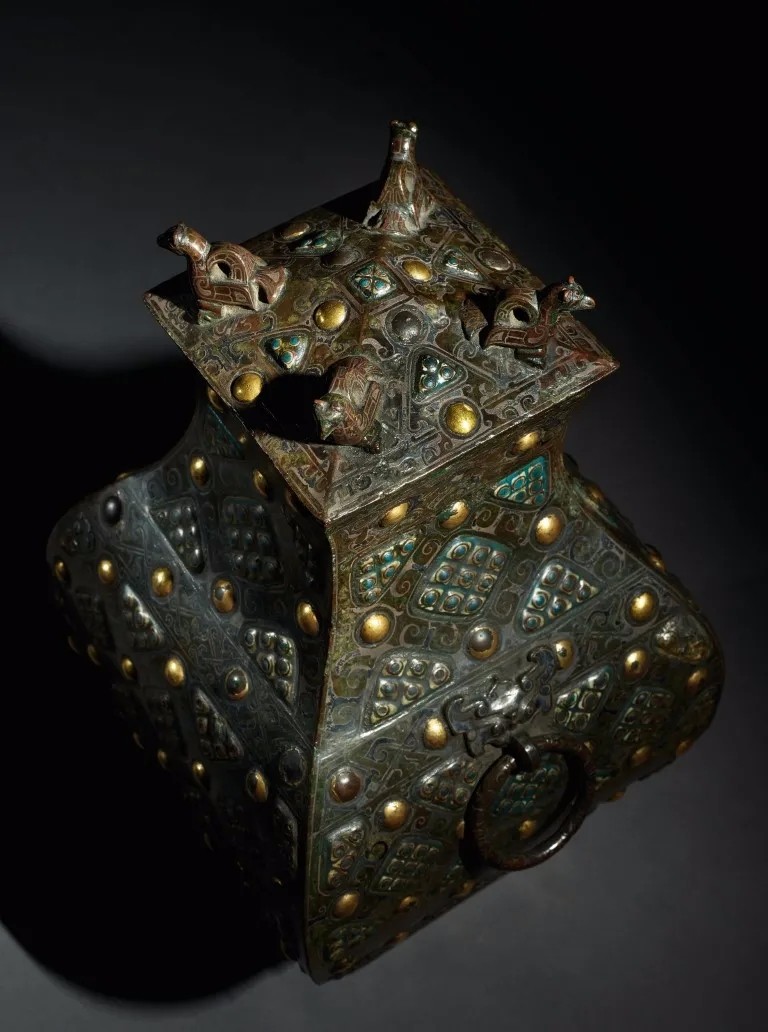 戰國青銅錯金銀嵌琉璃方壺隱市80年後首次公開拍賣- Arts & Life