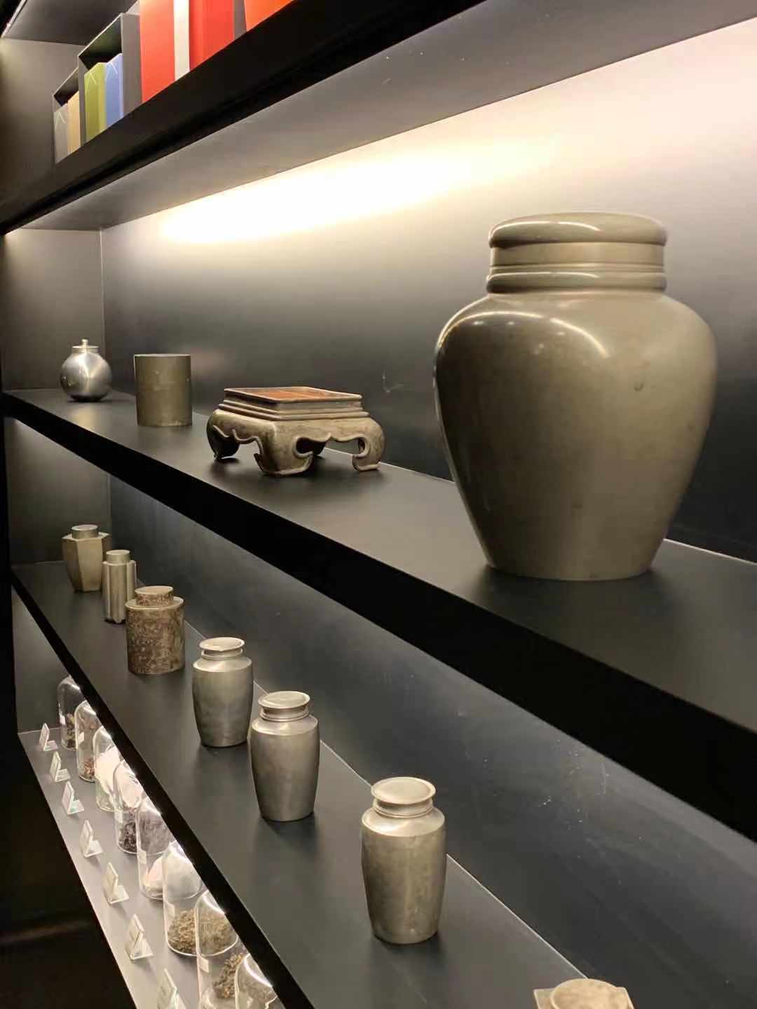 【寂】蔵出時代 錫製 薩摩錫光陽堂 金工細工『花唐草文』茶托 五客セット☆総重約517g / 煎茶道具☆時代物☆■  日本古美術海棠式古錫茶托5客京都清課堂造天然薌沉香檀香茶器香道具