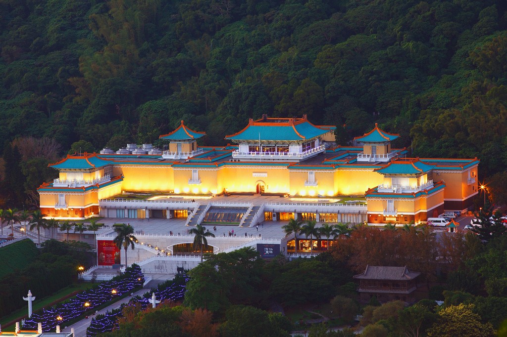 台北故宮到底有多少寶貝? (How many pieces of art does the National